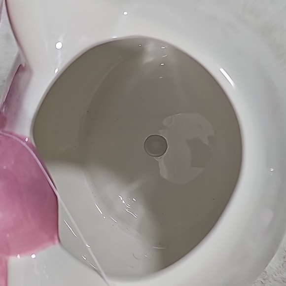 Hello Kitty Ceramic Planter 7½" x 9½" - Picture 5 of 6